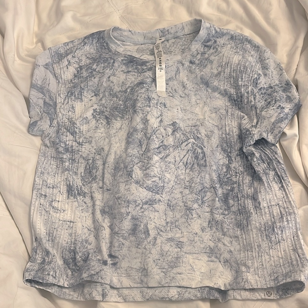 Lululemon light blue top